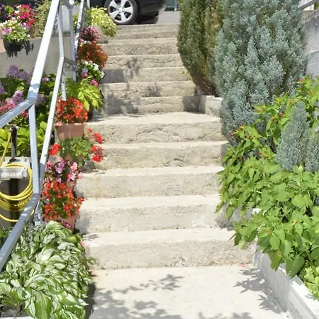 Lilly Apartman